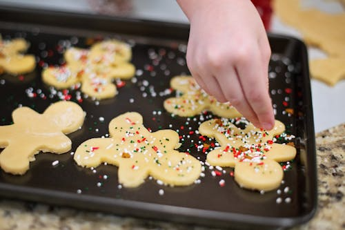 Our Favorite Family Holiday Traditions (and Little Things That Make Them Magical)