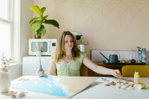 Free or Affordable Science Resources for Middle School Homeschoolers